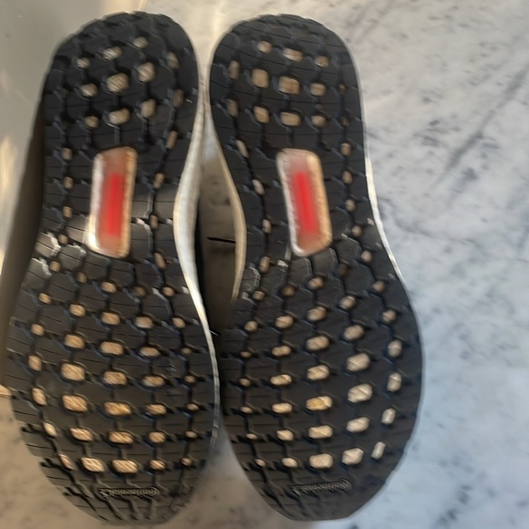 Adidas Ultra Boost Men’s 11.5 - Picture 4 of 8